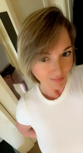 Let's fuck infront of the mirror babe! check my profile to see more 😇