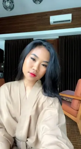 Do you guys in here appreciate small asians?