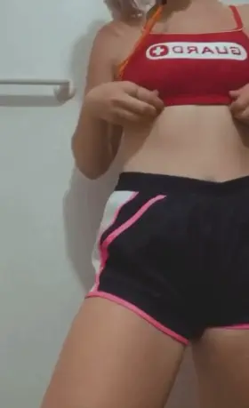 [F][18] I wish I could tease the dads at the pool like this 😅