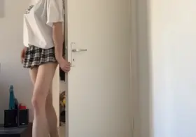 I keep dropping my skirt 😖