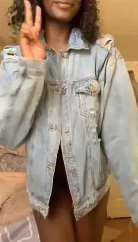 19[F4M] Arrows up upv*te this if you want to fuck me raw Snpcht: miarikt