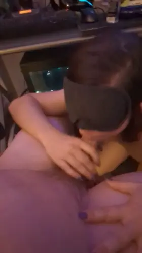 Let me suck your cock while you're gaming :)