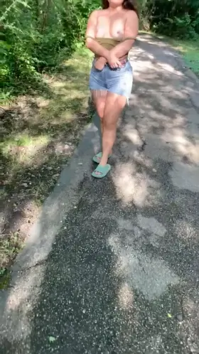 She loves to show off in public(gif)