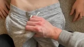 Gray sweatpants never fail 🤤