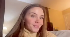 I actually love being mistaken for the babysitter rather than the mom😈