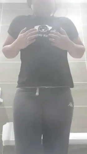 [F] Do you like my 19 year old curvy 5ft Indian virgin body?