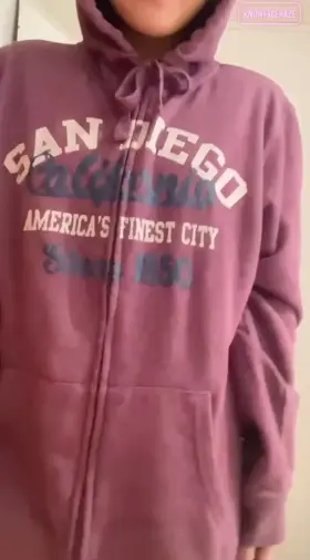 1st post here👋🏼 anybody like shy 5ft 1 Filipinas💜