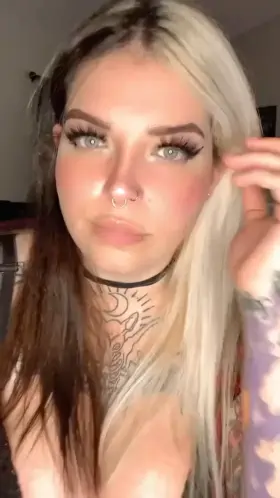 Horror is my first love, thrillers are my mistress. Give me some good ones? I'll answer everybody😊