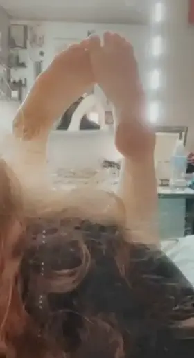 Suck my toes then eat my ass Daddy🍑