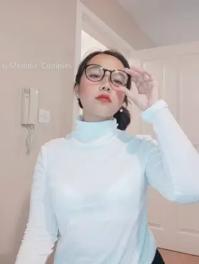 Your Viet secretary wanna show off her goodies, would you smash her?