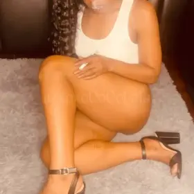 you just need all of Mia in your life ✨💦💋