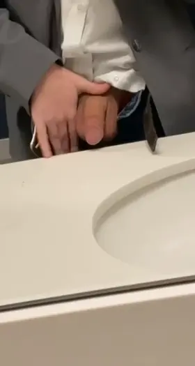 What would you do if you walked in the bathroom and saw this 😈