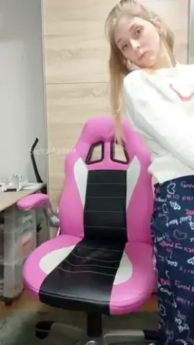 my chair will never stop embarrassing me...