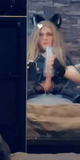 Hmmm This feels amazing! 😈