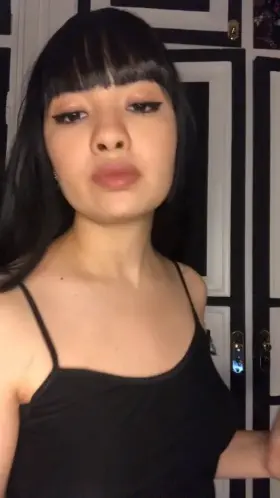 🍒Look at those hard nipples Daddy.😻