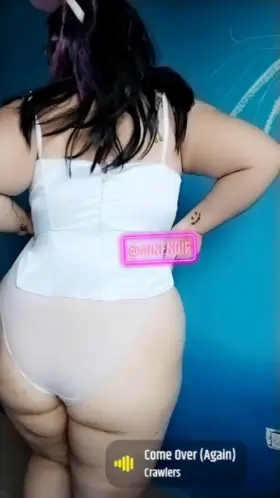 Huge ass booty could use a load covering it 😋