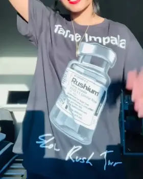 hiding a very fuckable body underneath 💖