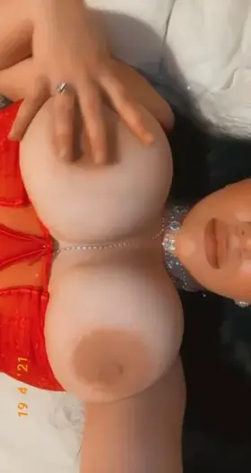 To the guys that made fun of me in school: This is what you were missing out on! 👉🏽👈🏽 [OC]