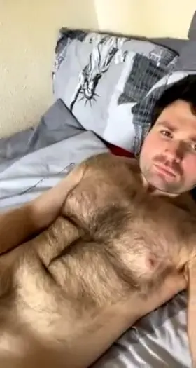 Just a Scottish guy cumming hard