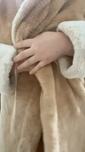 Under the fur😈👅