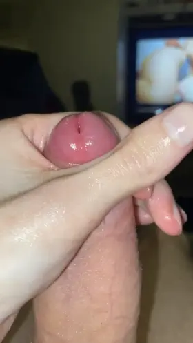 Would prefer if it was you're hand 🤤