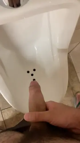 [19M] At the urinal... really had to go