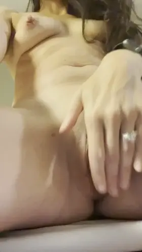 MILF eaters wanted (40yr old mom)