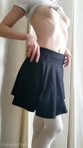 This outfit makes me feel so cute 😊