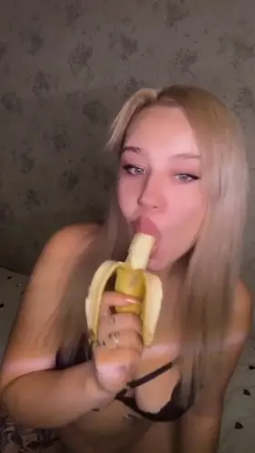 This is how you eat banana