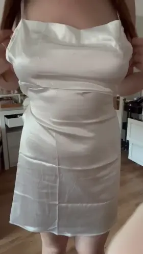 No caption. Just some boobs for my favorite community:)