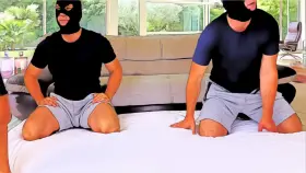 [OC] if you want the twins naked you tell me ;-)