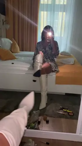 Working alone🖐️