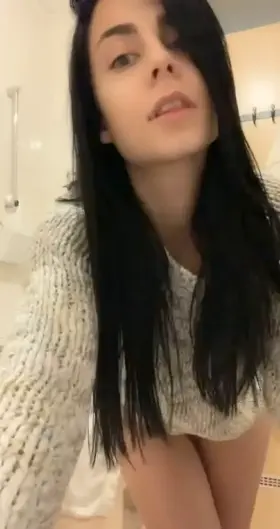 (18) can i be your first greek girl ? be honest ❤️🇬🇷