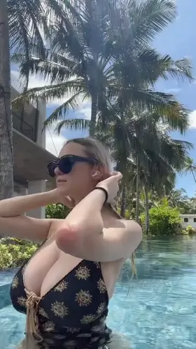 Tits reaching her elbows