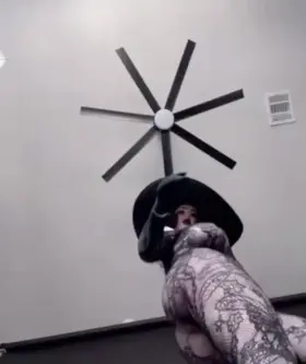 Thick Lady Dimitrescu 🍑🍑