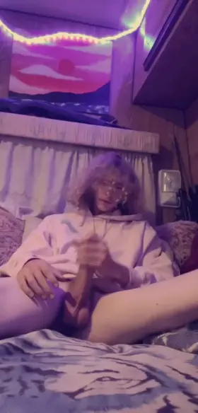 I love the way they bounce when it's hot out, feels amazing when someone's sucks them 🤤