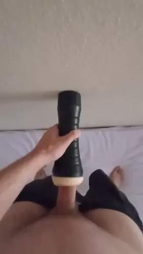 Jerking off with fleshlight