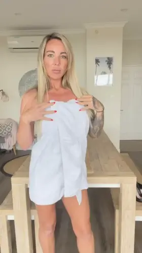 Would you take a shower with this Milf Booty