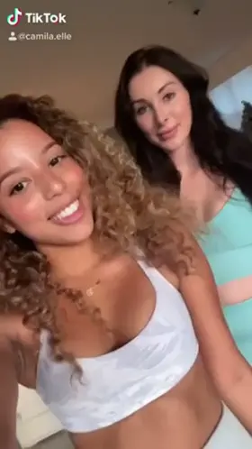 TikTok sluts bounce together