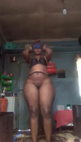 Show a Kenyan babe some love