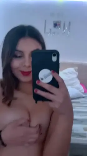 Your opinion on a 18yo nurse ( nursing school ) haha😅