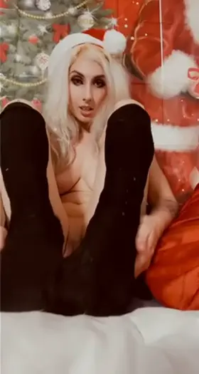 DontSlutShame GIF by misslunalong666-