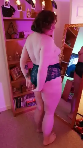 my first strip tease 🤭🌿