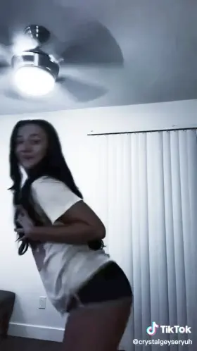 @crystalgeyseryuh Finally twerks again