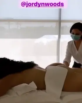 Jordyn woods massage 🤤🤗
