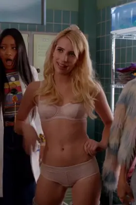 Emma Roberts - Scream Queens (2x01)