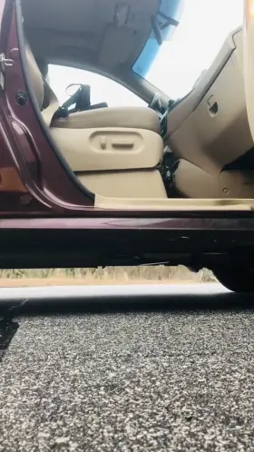 Side of the road? Yes, please! 💛