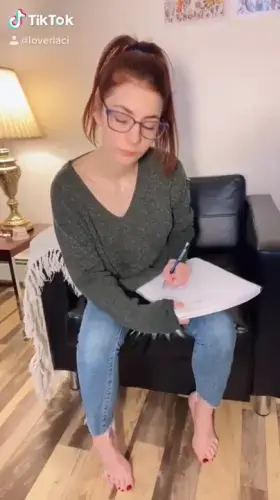 On Zoom Vs On reddit 🔥😵😍 Check Her Crazy Content In Comment 👇👇