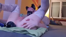 Preparing myself for you 💖 Do you prefer it just as gentle or a little more rough? 💖🤤