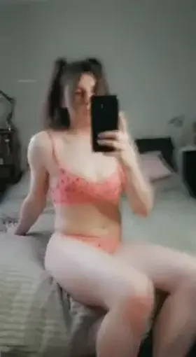 Think my bulge is bigger than yours? 😘